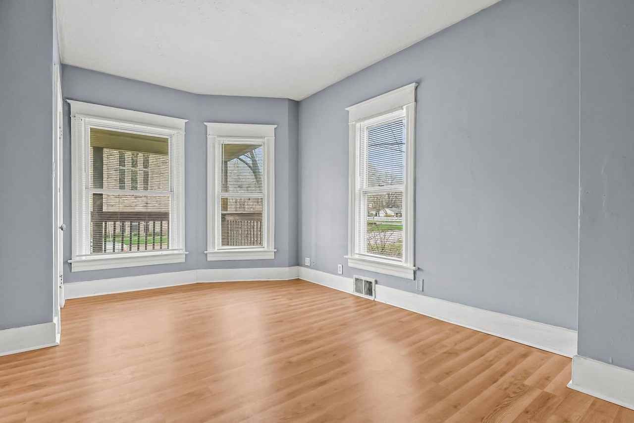 716 W. Edwards - Photo 5 of 50