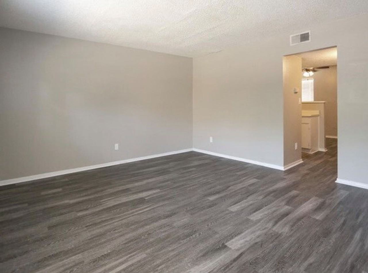 Bryant Grove Apartments - Photo 7 of 8