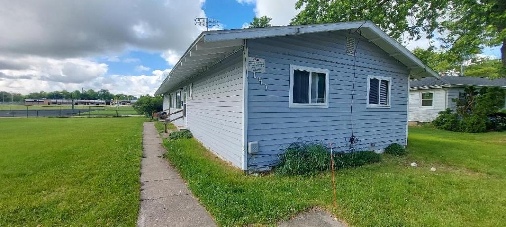 147 Paras Hill Dr Apt B - Photo 2 of 15