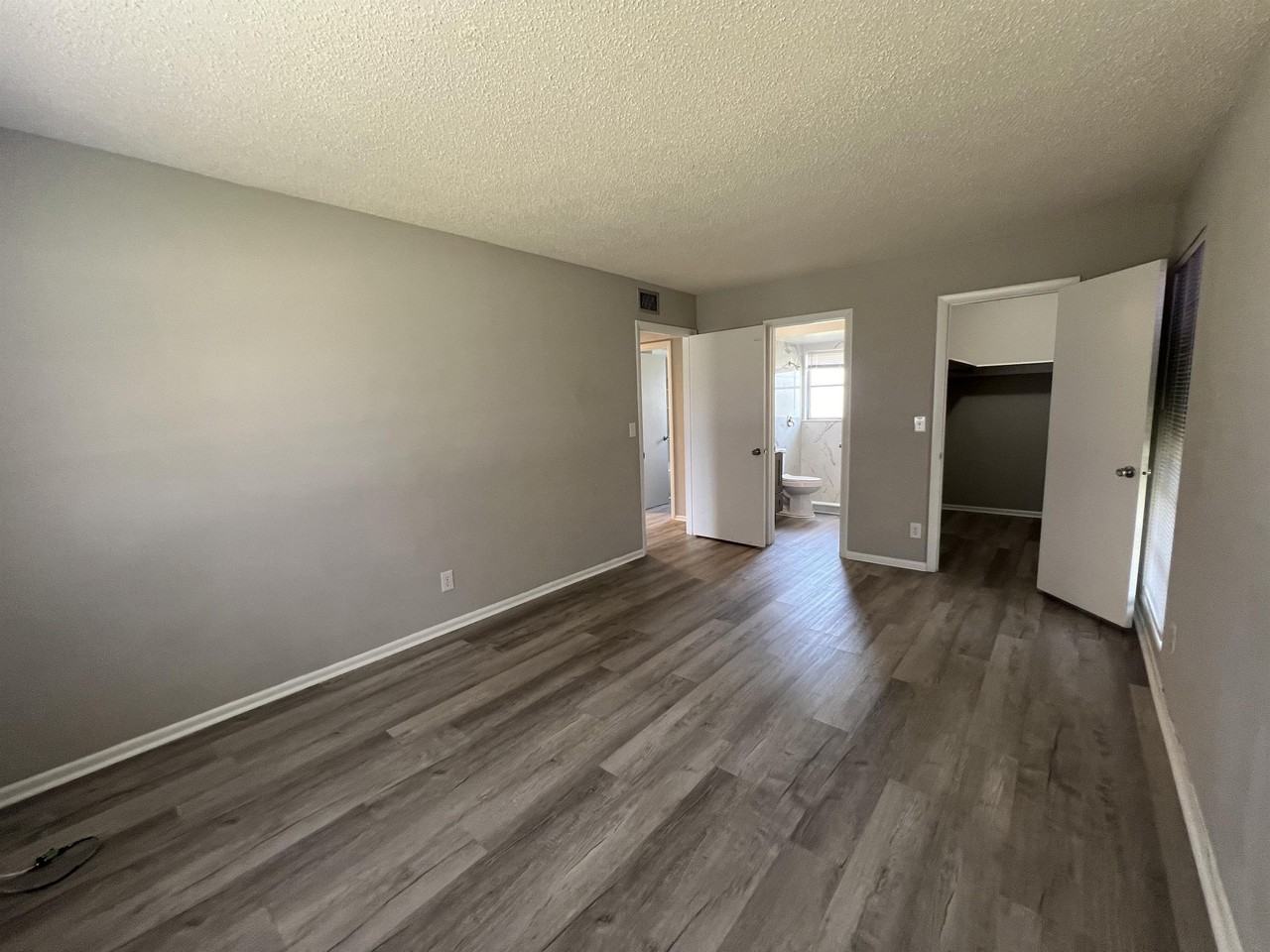 1920 W Lakeview Blvd #1 - Photo 3 of 48