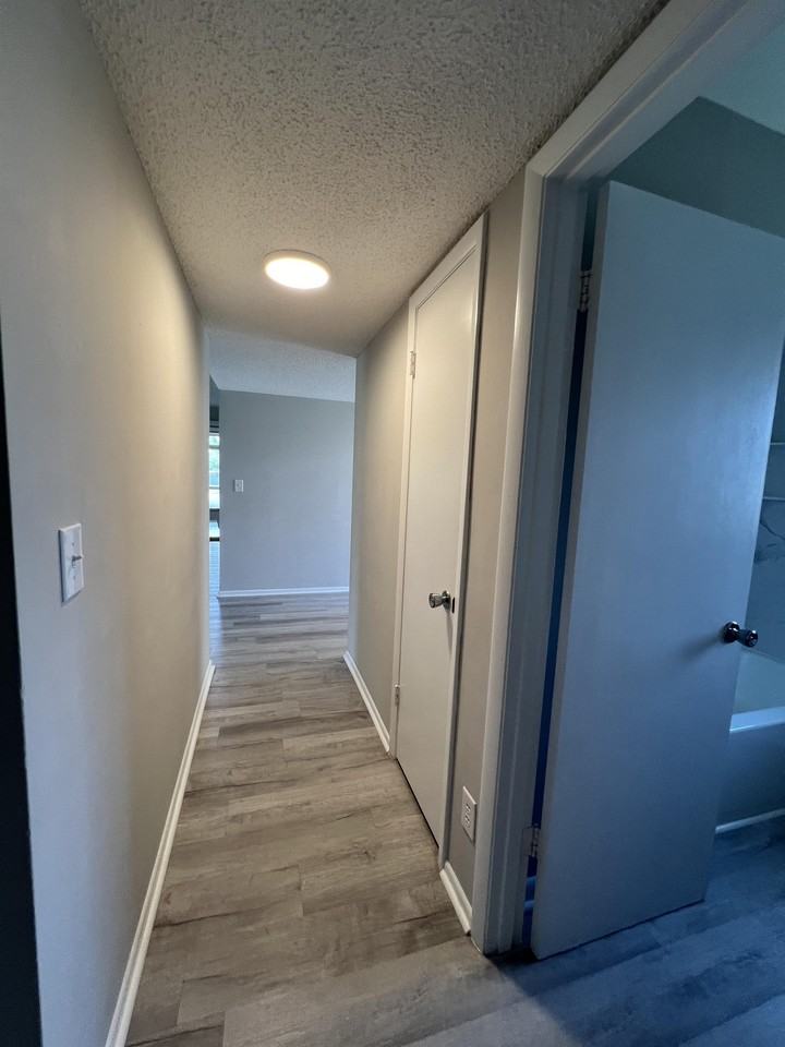 1920 W Lakeview Blvd #1 - Photo 6 of 48