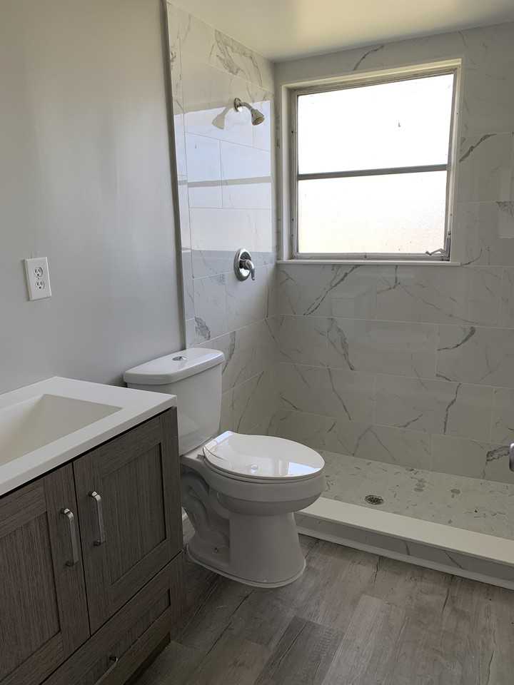 1920 W Lakeview Blvd #1 - Photo 4 of 48