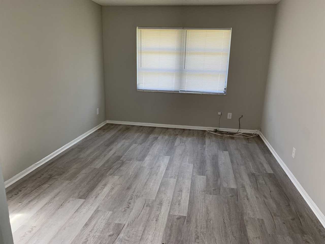 1920 W Lakeview Blvd #1 - Photo 2 of 48