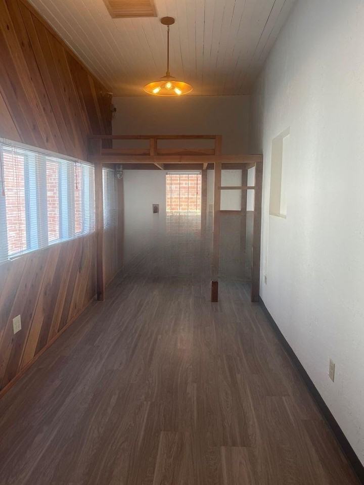 739 East 9th Street - Photo 2 of 5