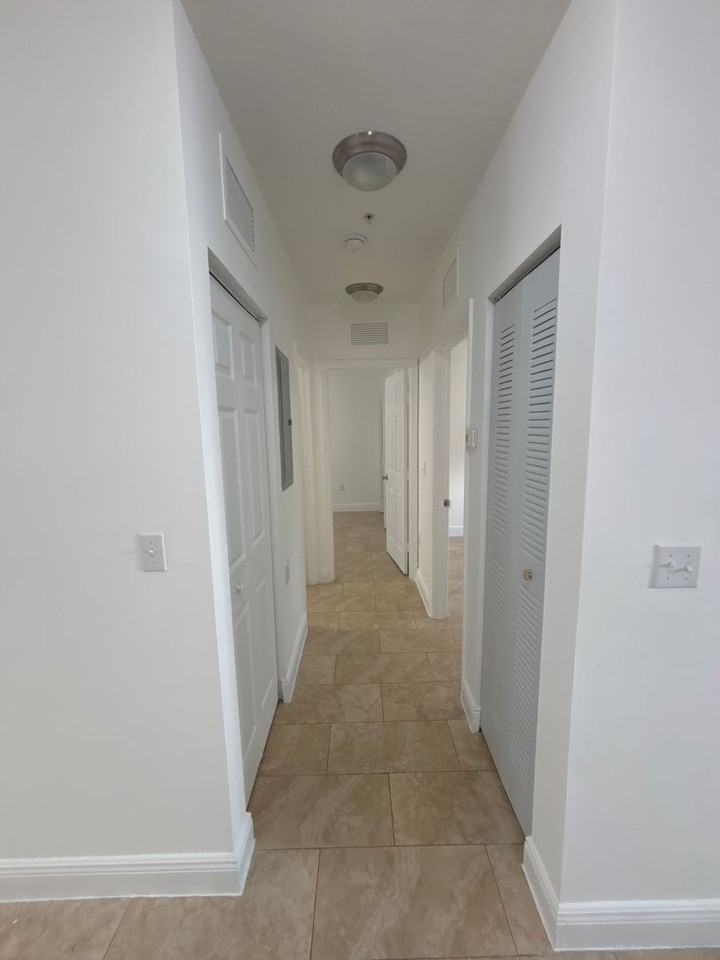 8250 W 21 Ln. - Photo 4 of 24