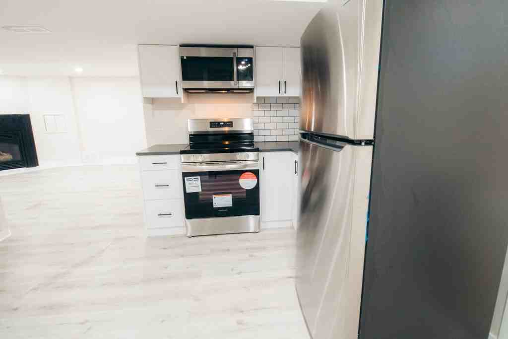 75 Jacobson Ave - Photo 2 of 34
