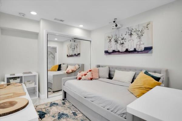 1521 W Cerritos Ave #1