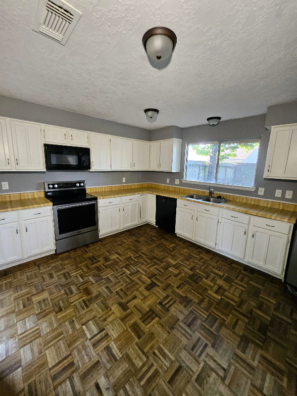 8631 Orchard Ridge Ln - Photo 3 of 16