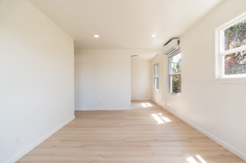 6027 Adelaide Ave - Photo 2 of 19