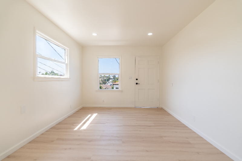 6027 Adelaide Ave - Photo 3 of 19