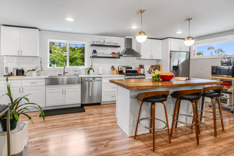 493 Reiten Rd - Photo 3 of 15