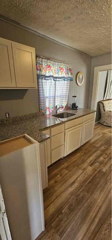 2100 Berry St - Photo 5 of 12