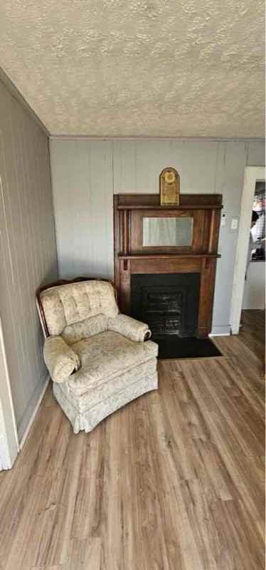 2100 Berry St - Photo 6 of 12