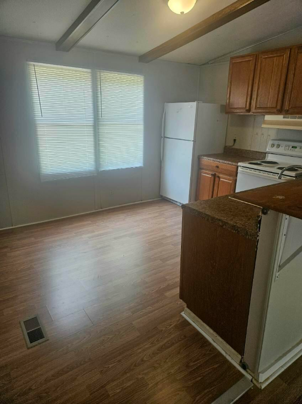 114 Crystal Ct - Photo 3 of 17