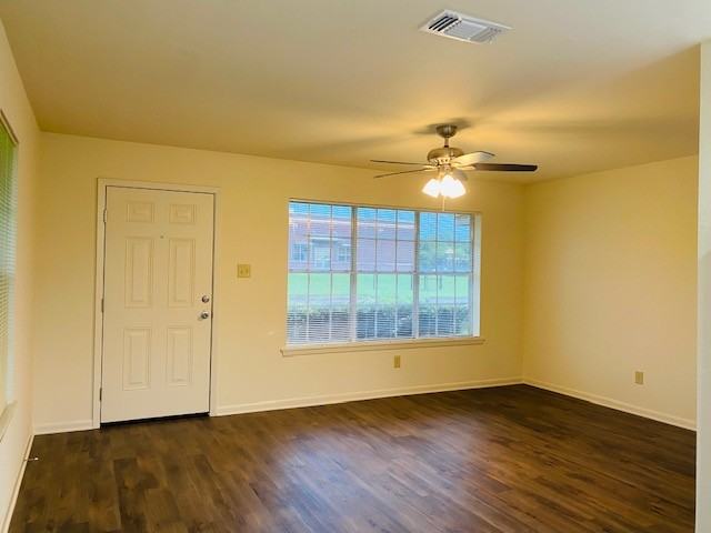 1005 Waco St #NA - Photo 3 of 13