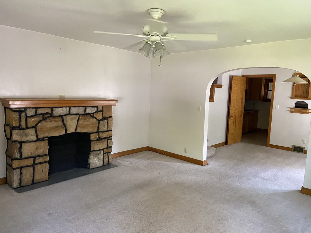 448 Clinton Ct #448 - Photo 2 of 10