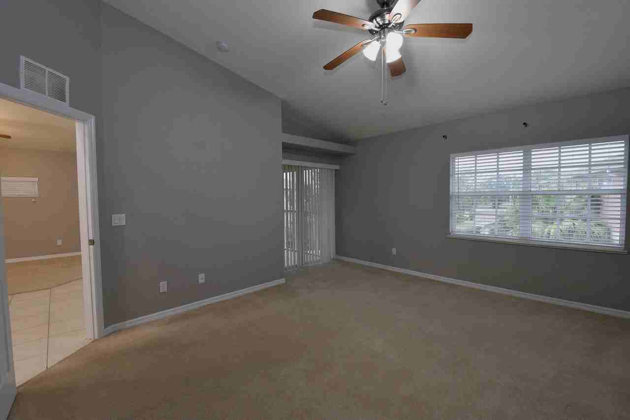 19949 Lake Vista Cir #C - Photo 6 of 12