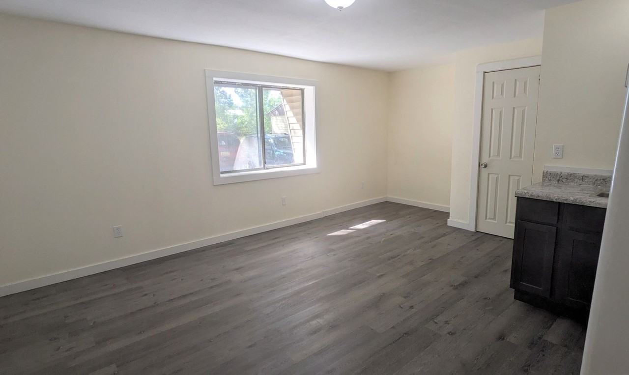 2648 S Getty St - Photo 3 of 4