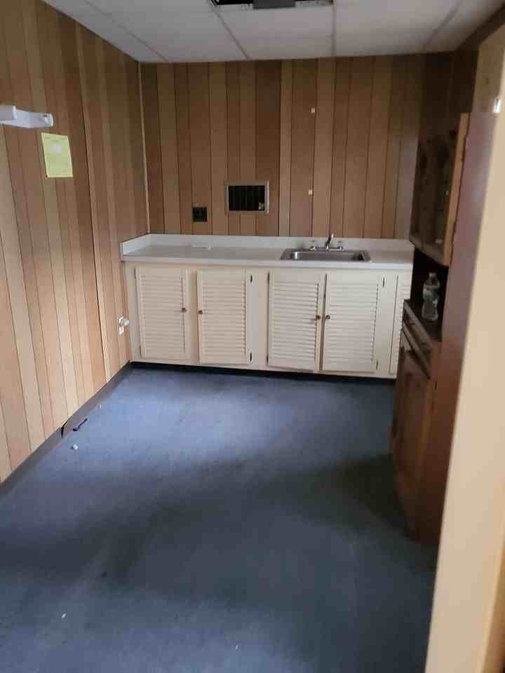 214 W Bloomfield St - Photo 2 of 9