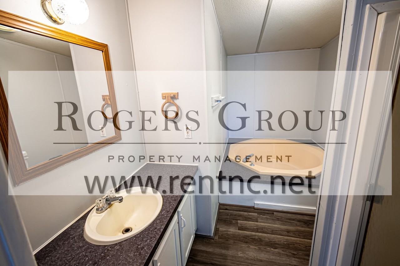 3278 Walters Rd - Photo 4 of 10