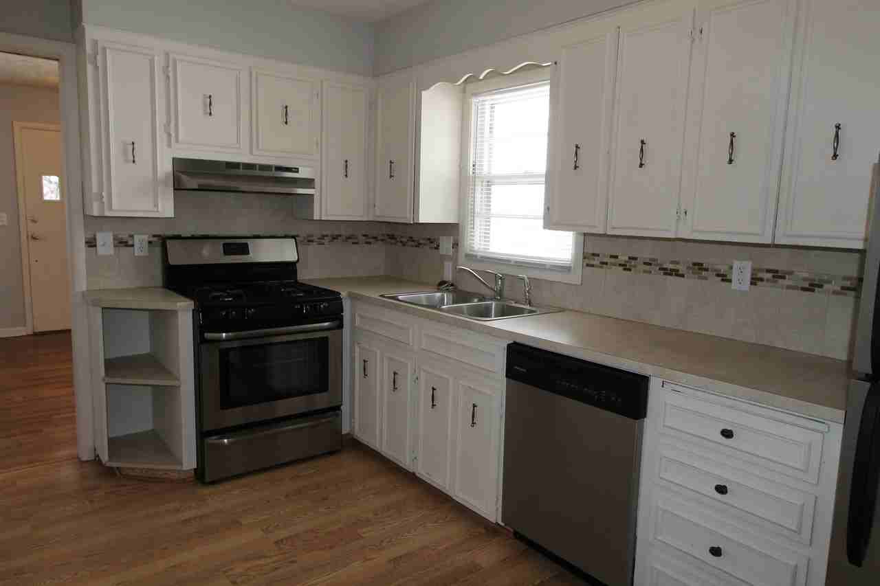 2511 N 70th Ave - Photo 2 of 12
