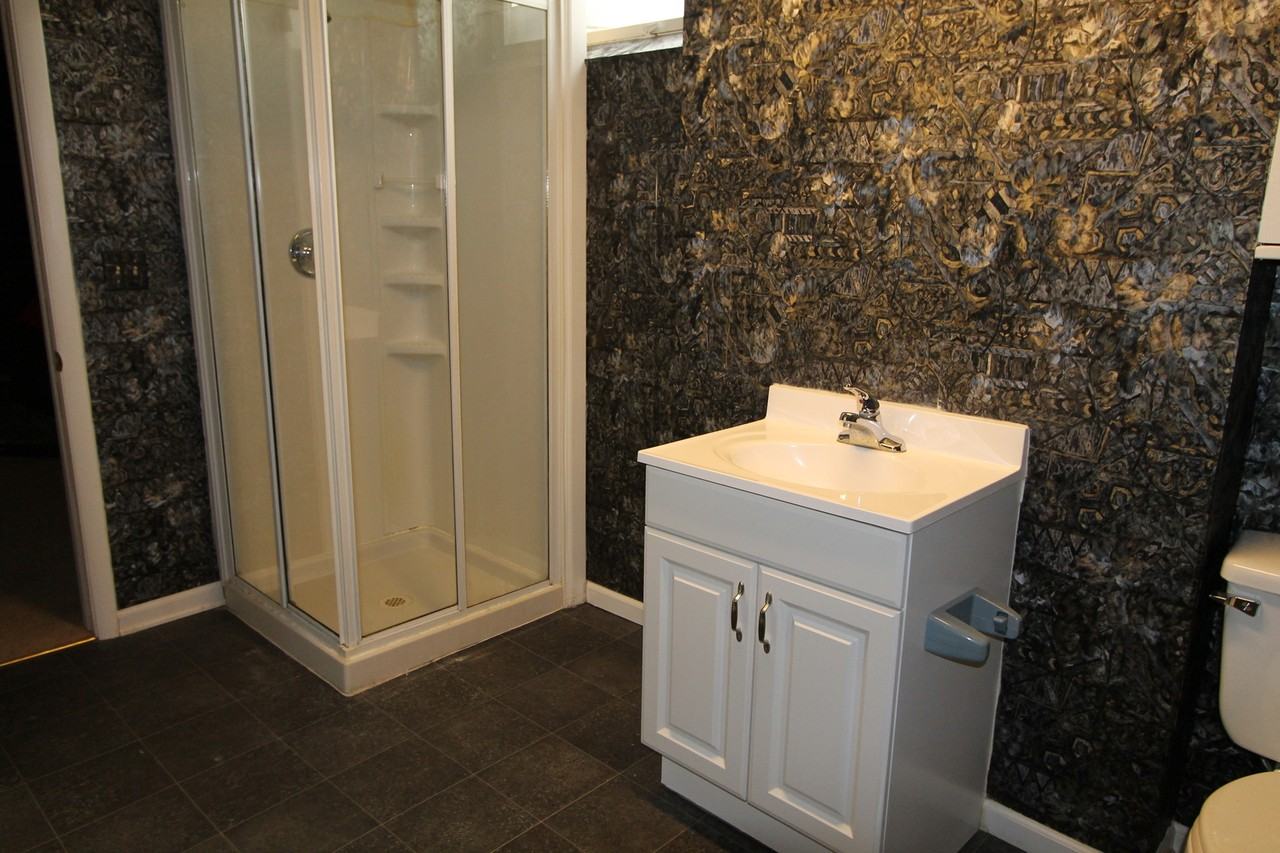 2511 N 70th Ave - Photo 4 of 12