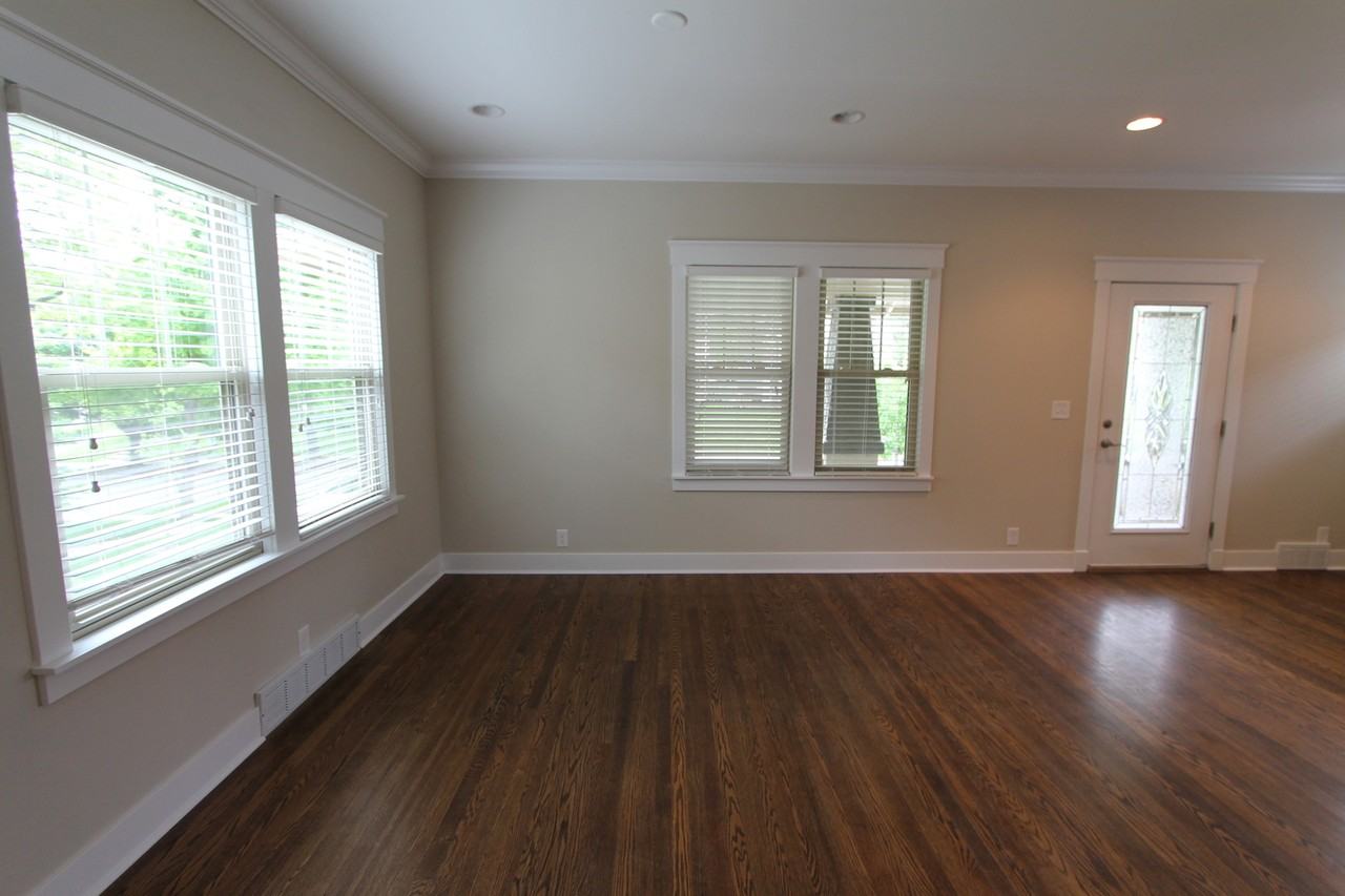 307 S 50th St - Photo 5 of 31