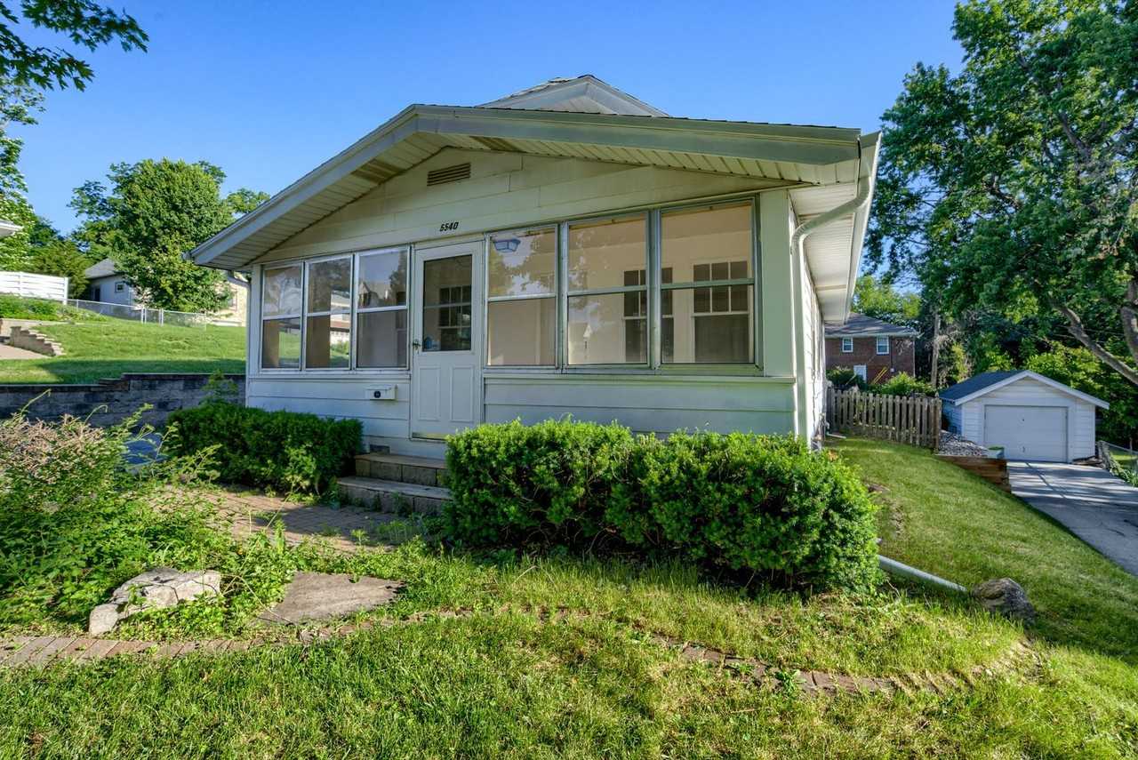 5540 Pine St - Photo 2 of 21