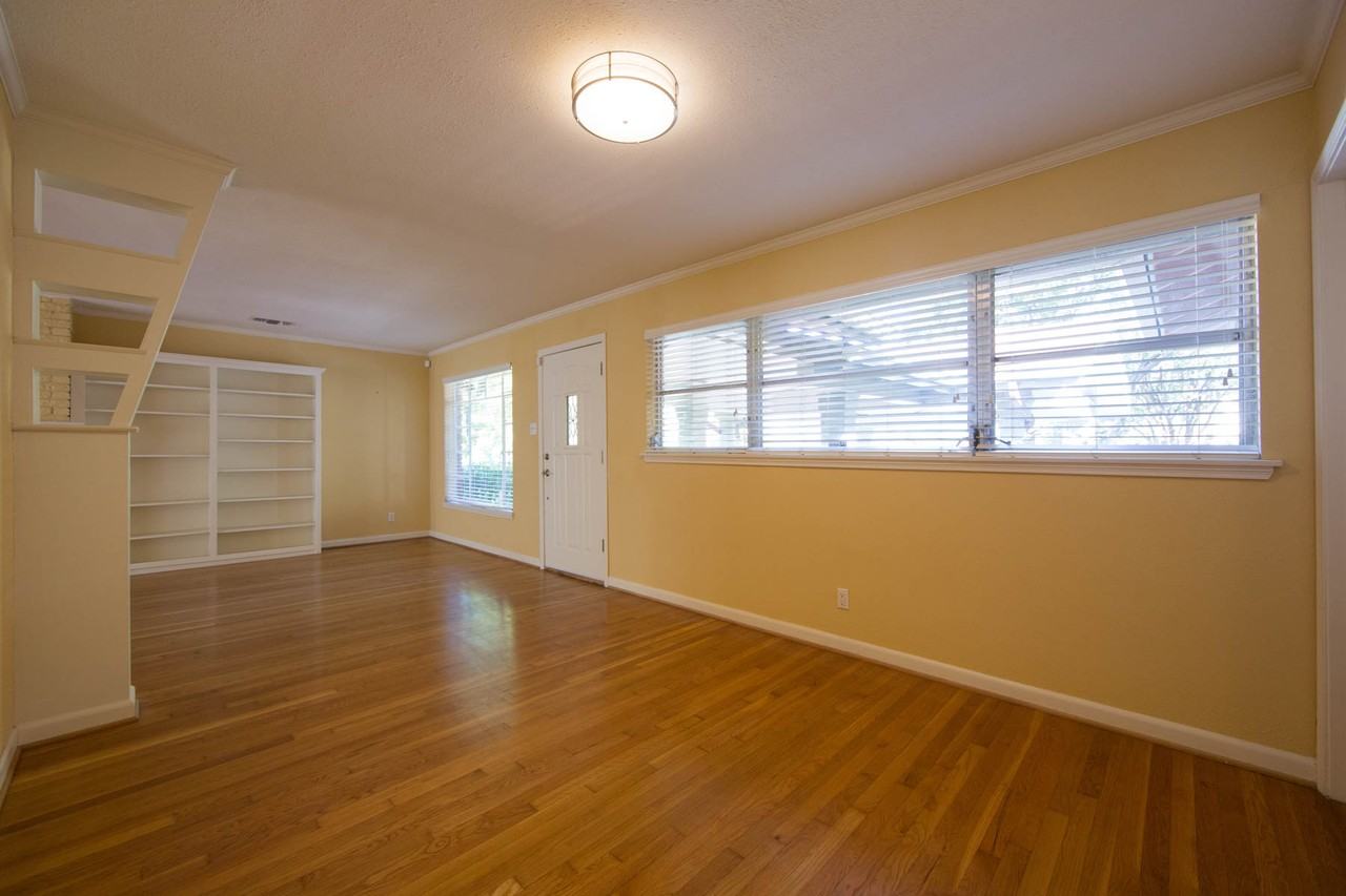 808 Tuxedo Ave - Photo 3 of 26