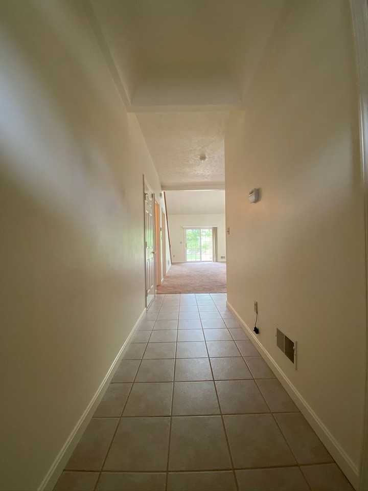 109 Amber Ln - Photo 2 of 33