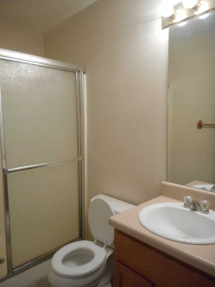 100 Fairfax Dr - Photo 6 of 13