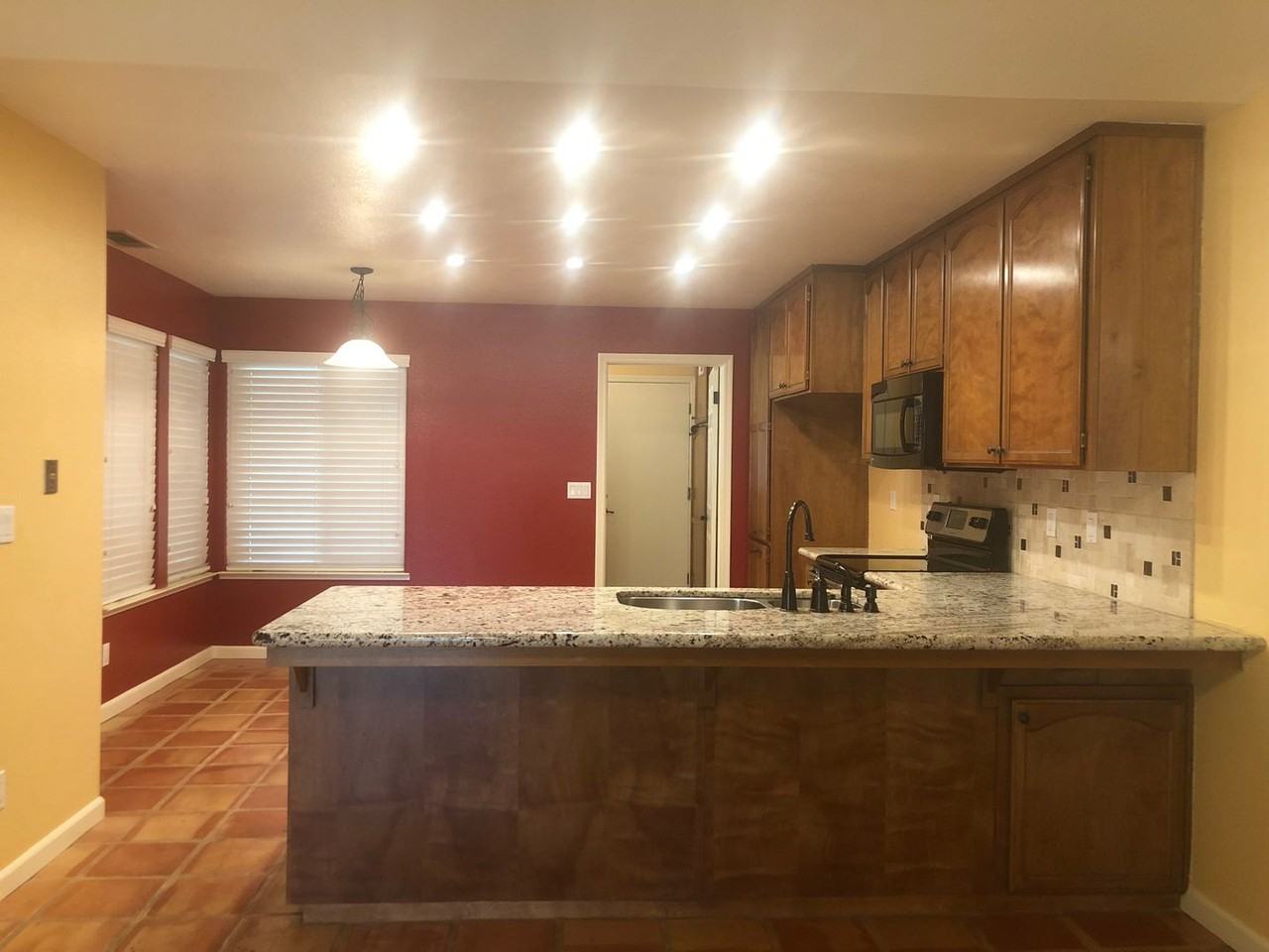 1213 Chetwood Dr - Photo 3 of 12