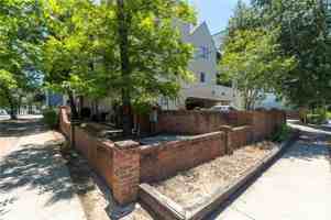 featured image of 2510 San Gabriel St