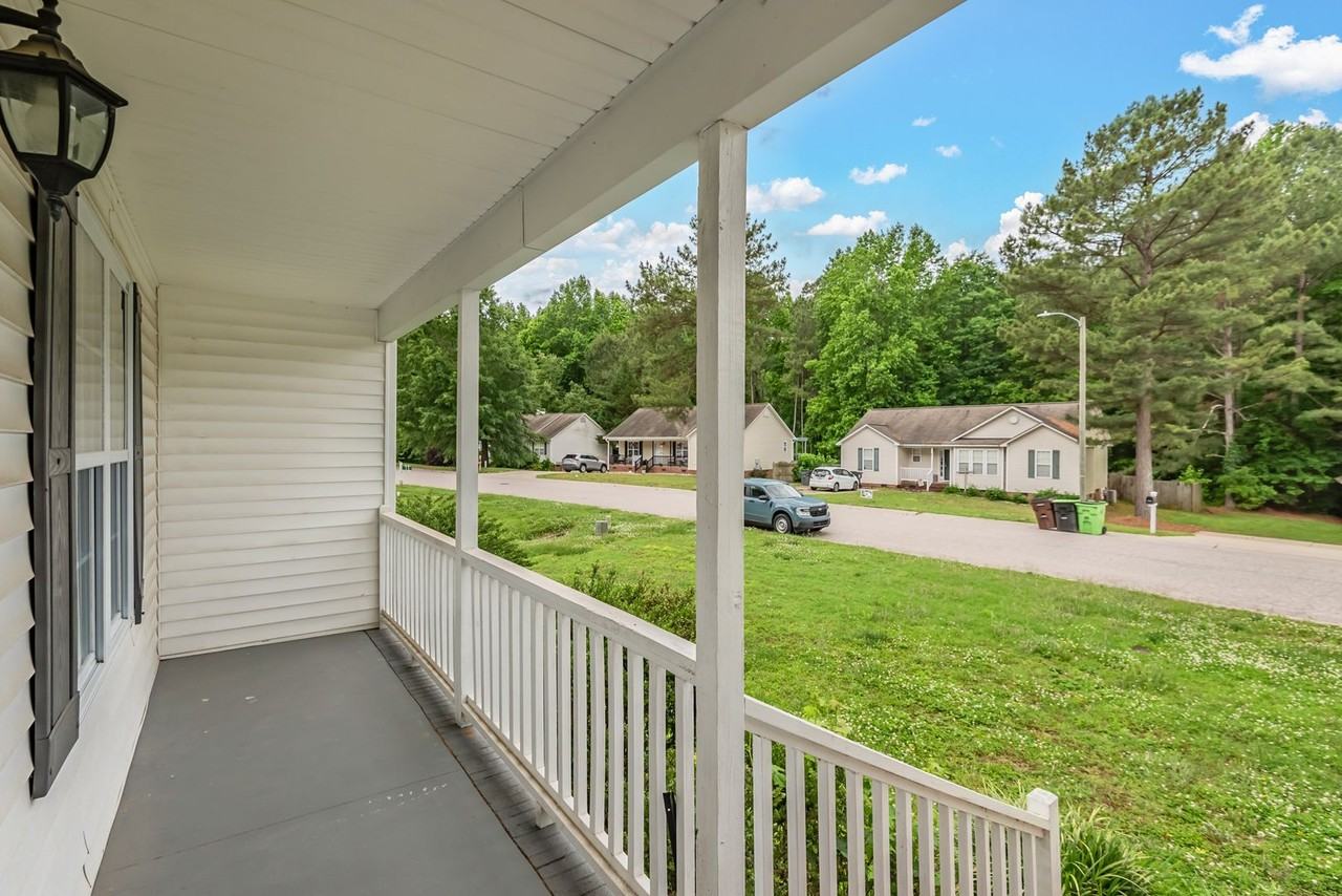 220 Wood Green Dr - Photo 3 of 21