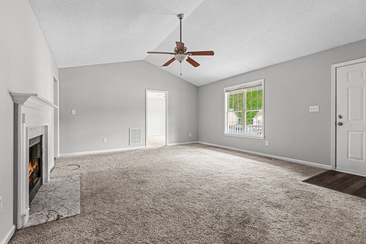220 Wood Green Dr - Photo 4 of 21