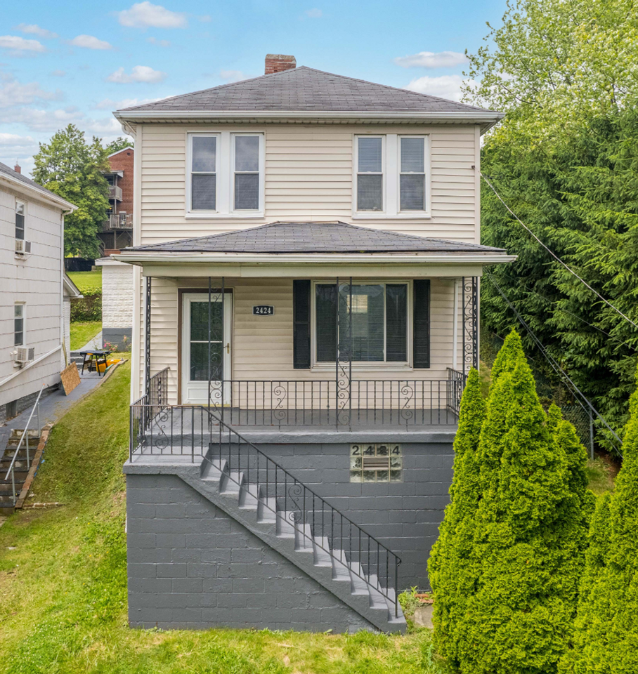 2424 Perry St - Photo 3 of 31