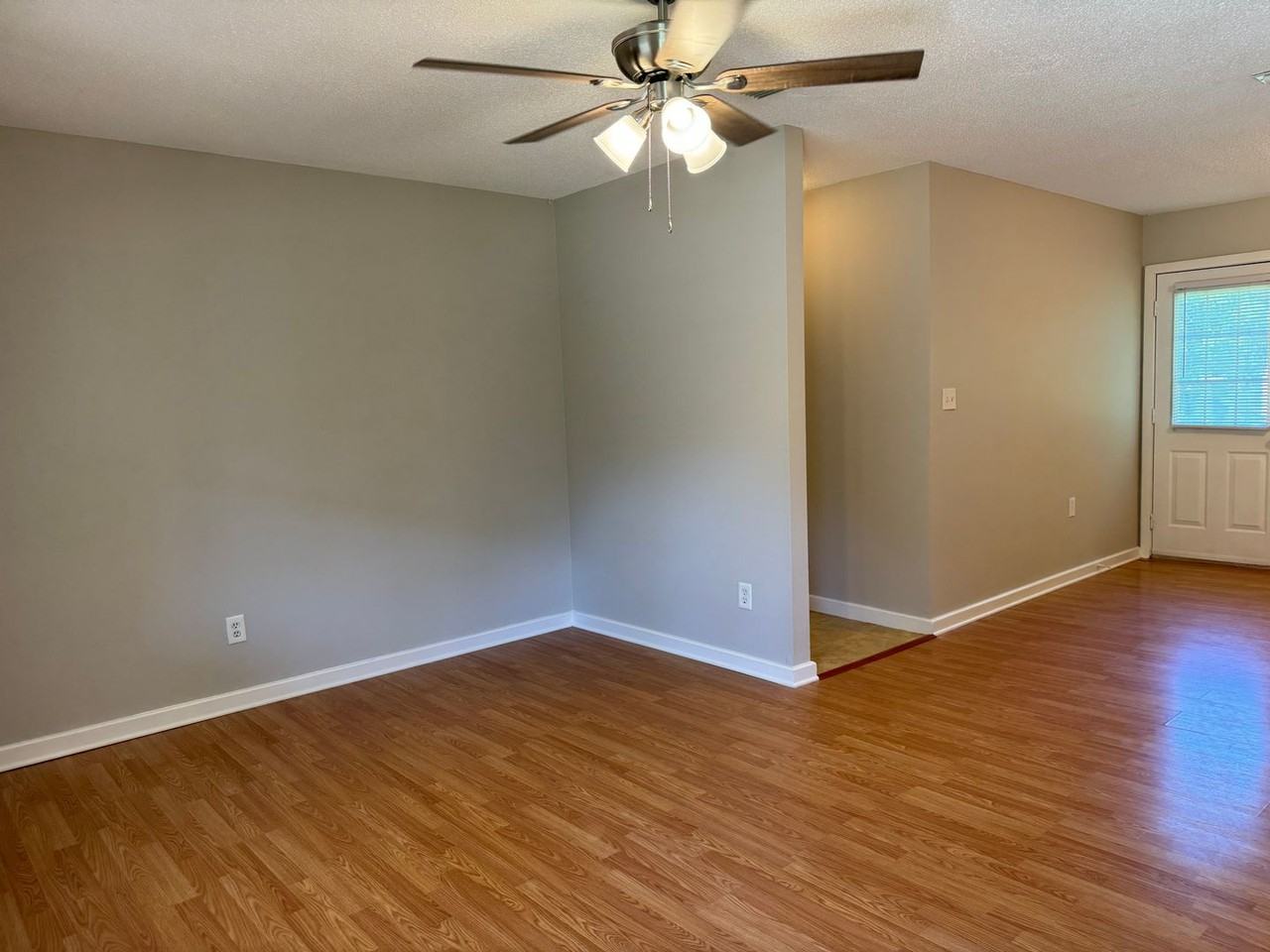 2049 Rock Springs Cir - Photo 3 of 26