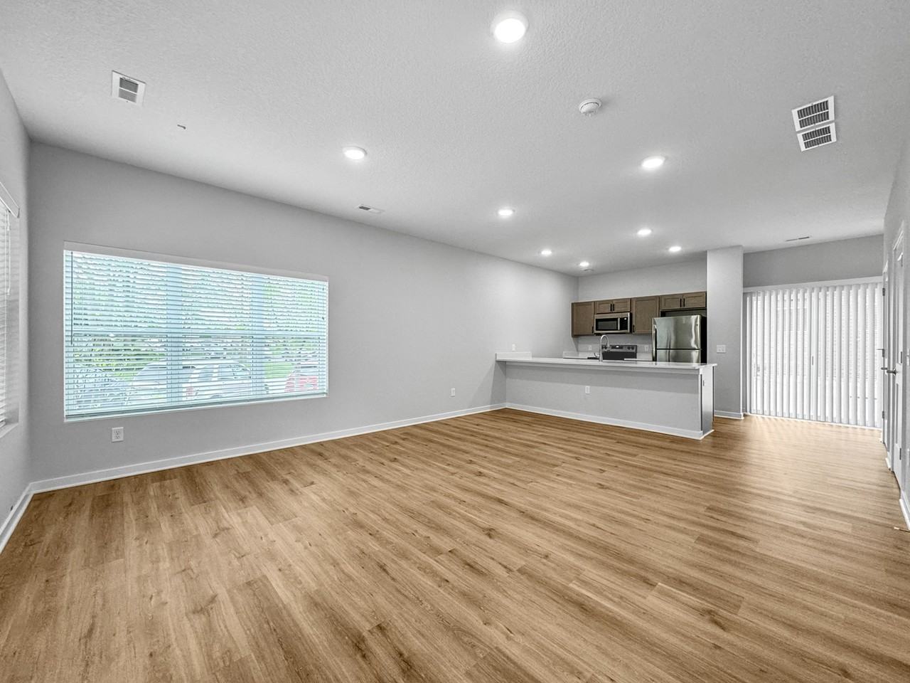 Soll - Photo 2 of 50