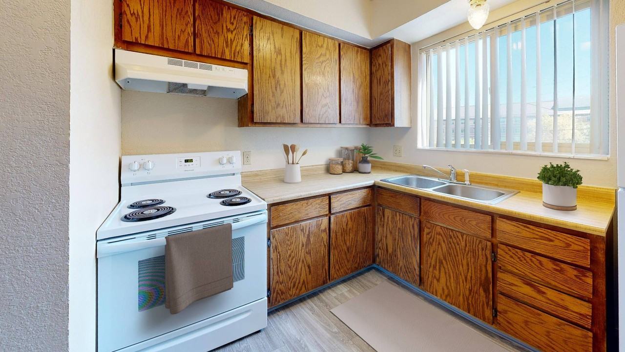 Oak Manor & Angel Street - Photo 2 of 15