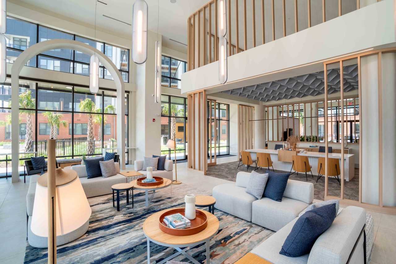 Metropolitan at the Riverwalk - Photo 6 of 50