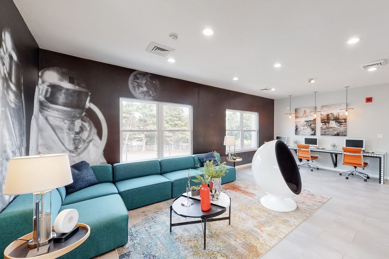 The Pearl Apartments - Photo 5 of 17