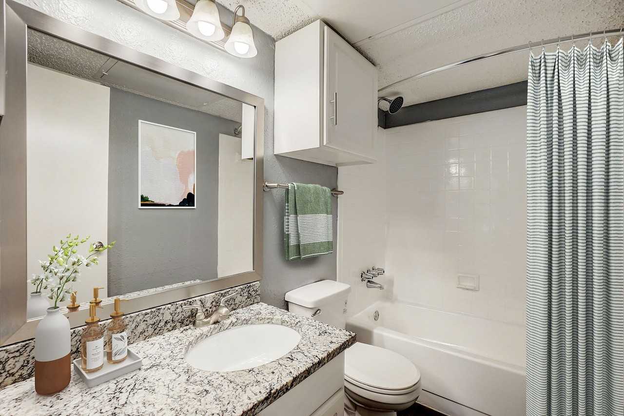 The View at Lake Highlands - Photo 5 of 38