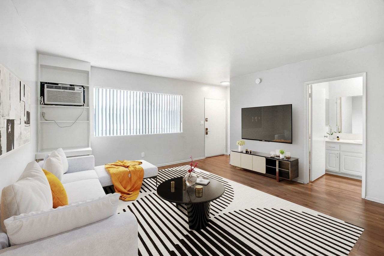 Sherman Plaza Apartments - Photo 3 of 14