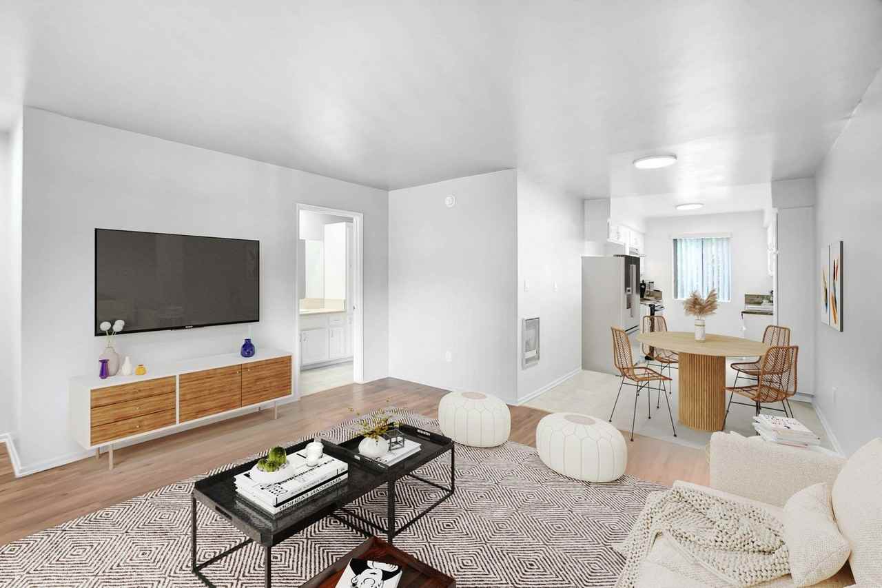 Sherman Plaza Apartments - Photo 7 of 14