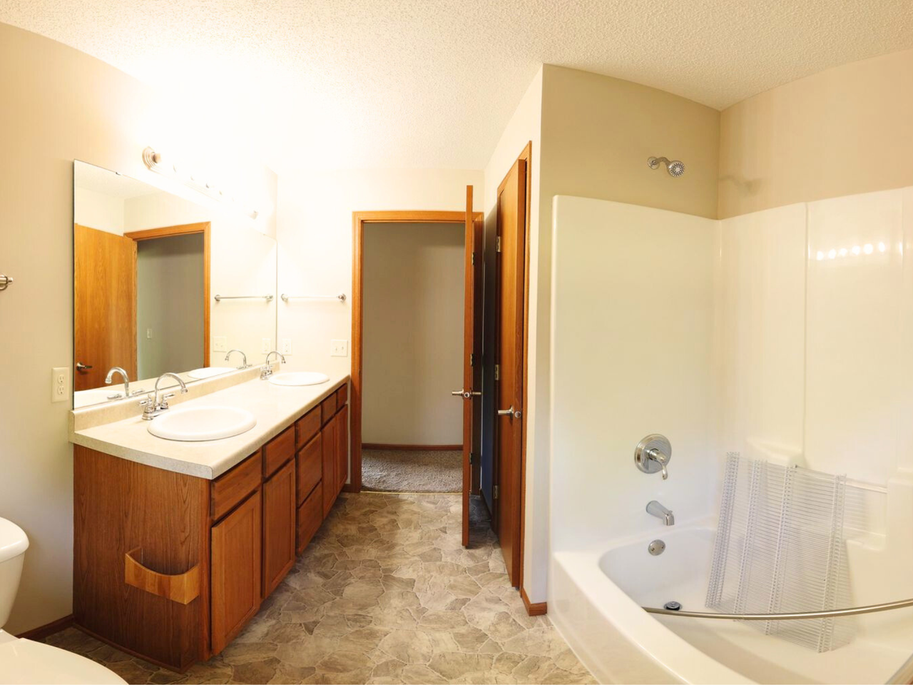 1582 Gunston Drive - Photo 2 of 5