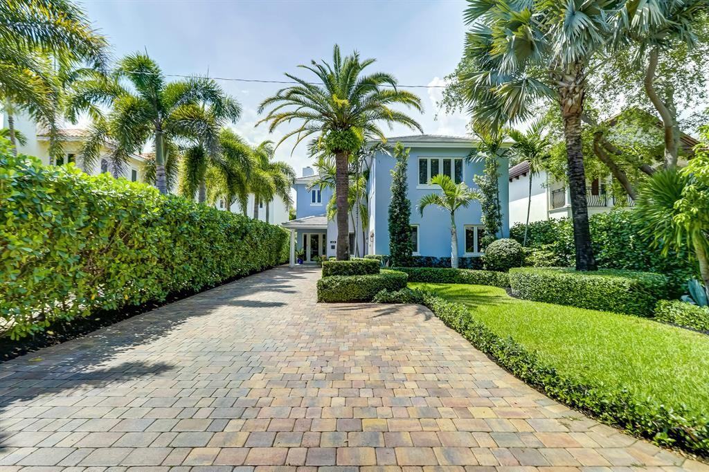 425 Northeast 11th Avenue - Photo 2 of 11