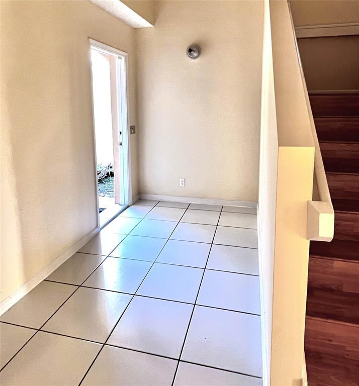 9806 Northwest 1st Manor - Photo 3 of 14