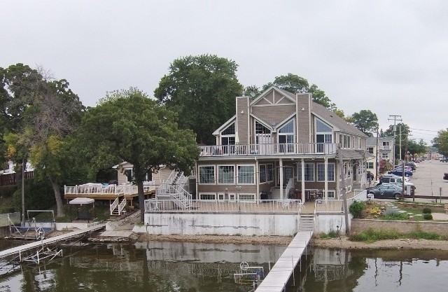 42 E Grand Ave #2 - Photo 2 of 25