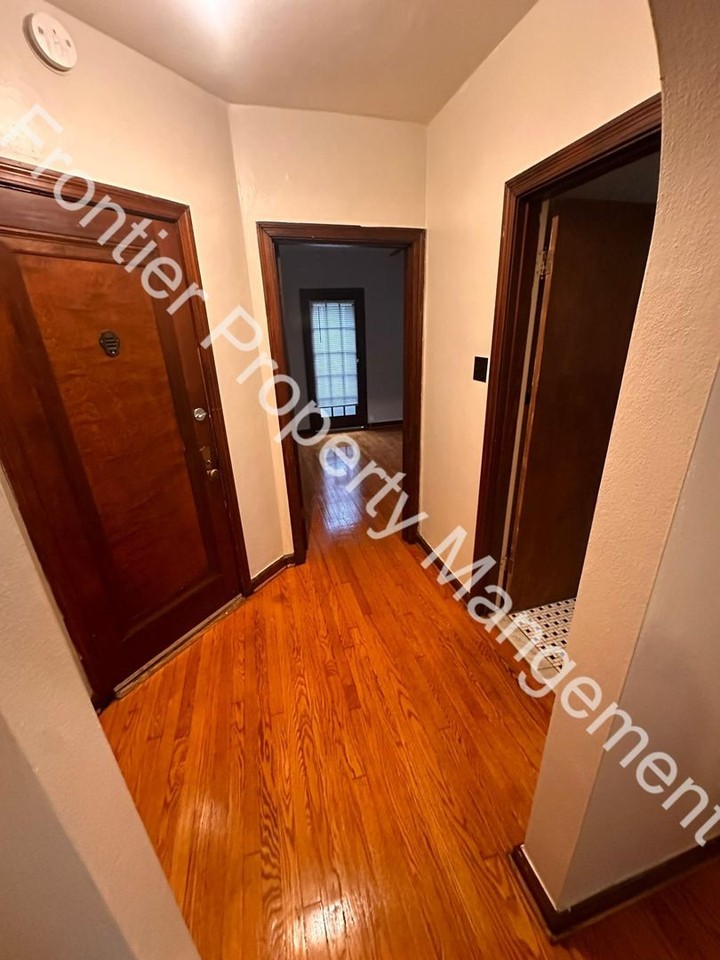 3914-16 Chippewa St - Photo 3 of 18