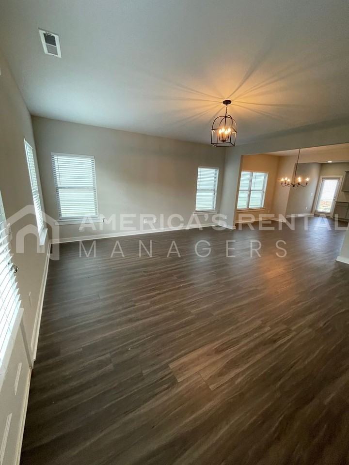 2140 Sullivan Dr Sw - Photo 2 of 37